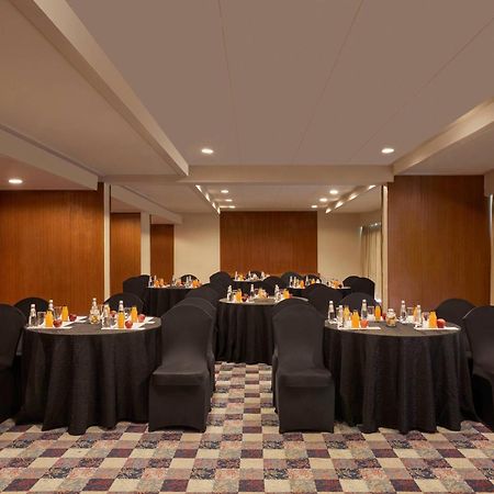 Courtyard By Marriott Hyderabad Hotel Bagian luar foto Meeting room