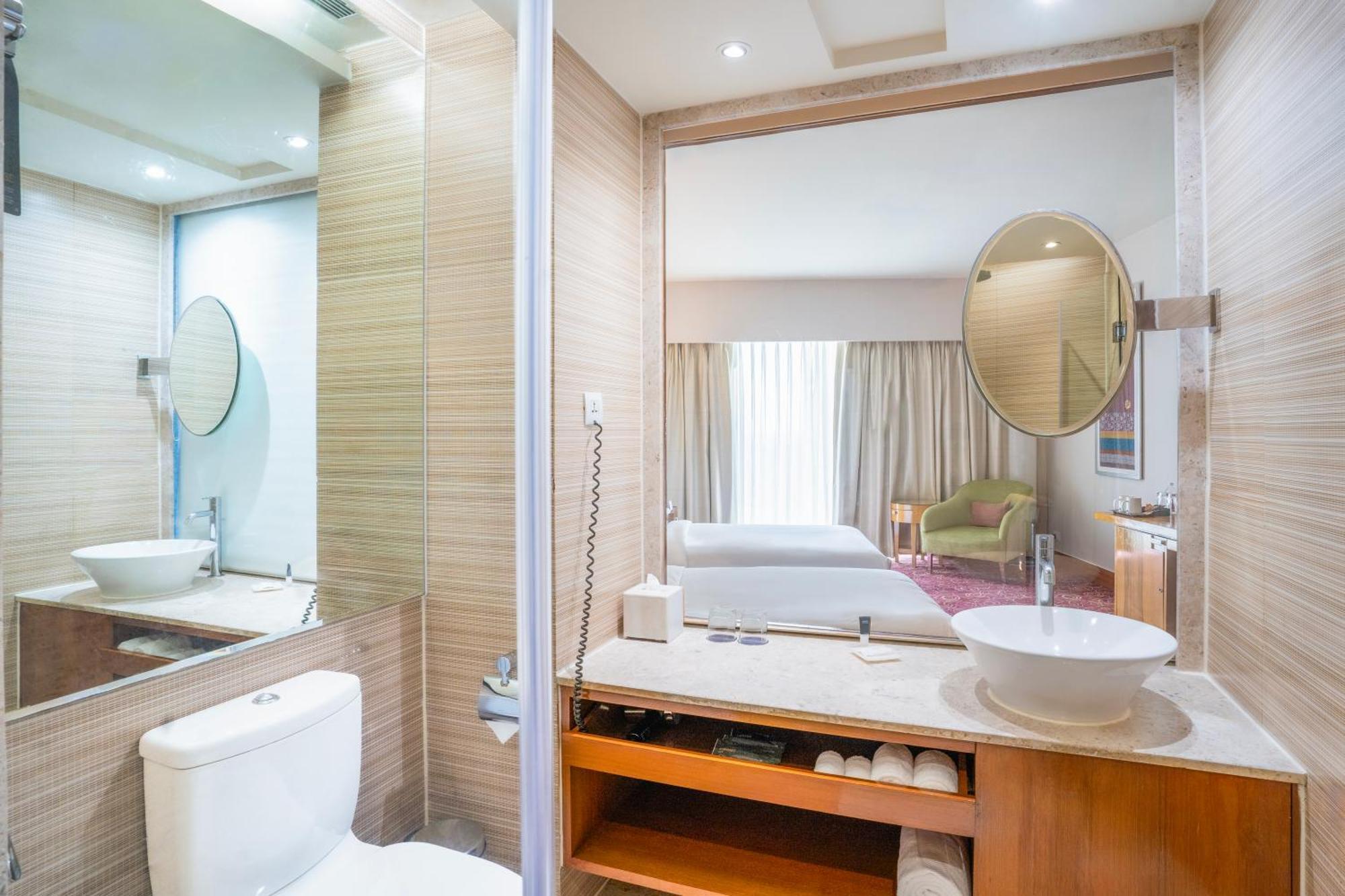 Courtyard By Marriott Hyderabad Hotel Bagian luar foto