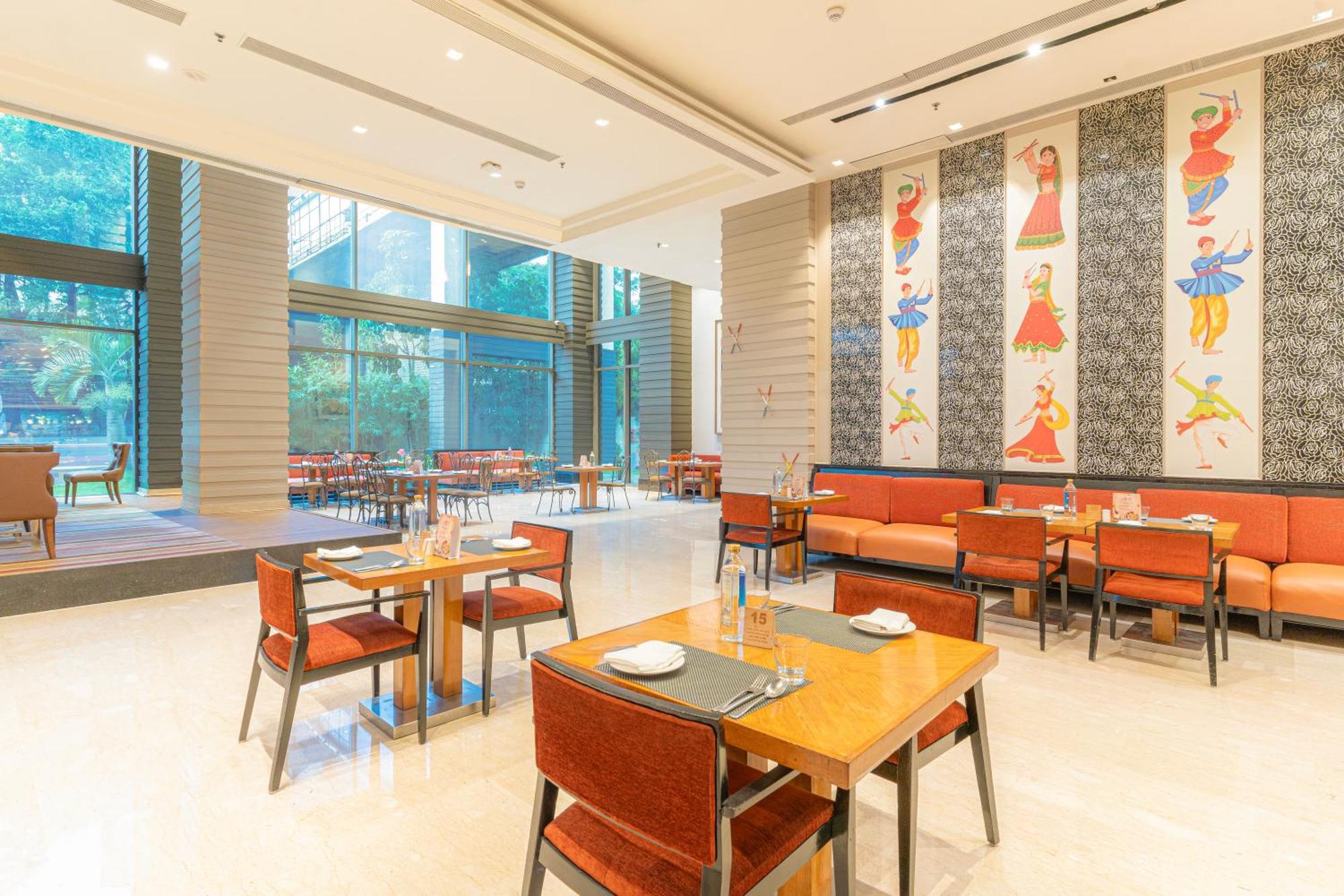 Courtyard By Marriott Hyderabad Hotel Bagian luar foto The Park, New Delhi