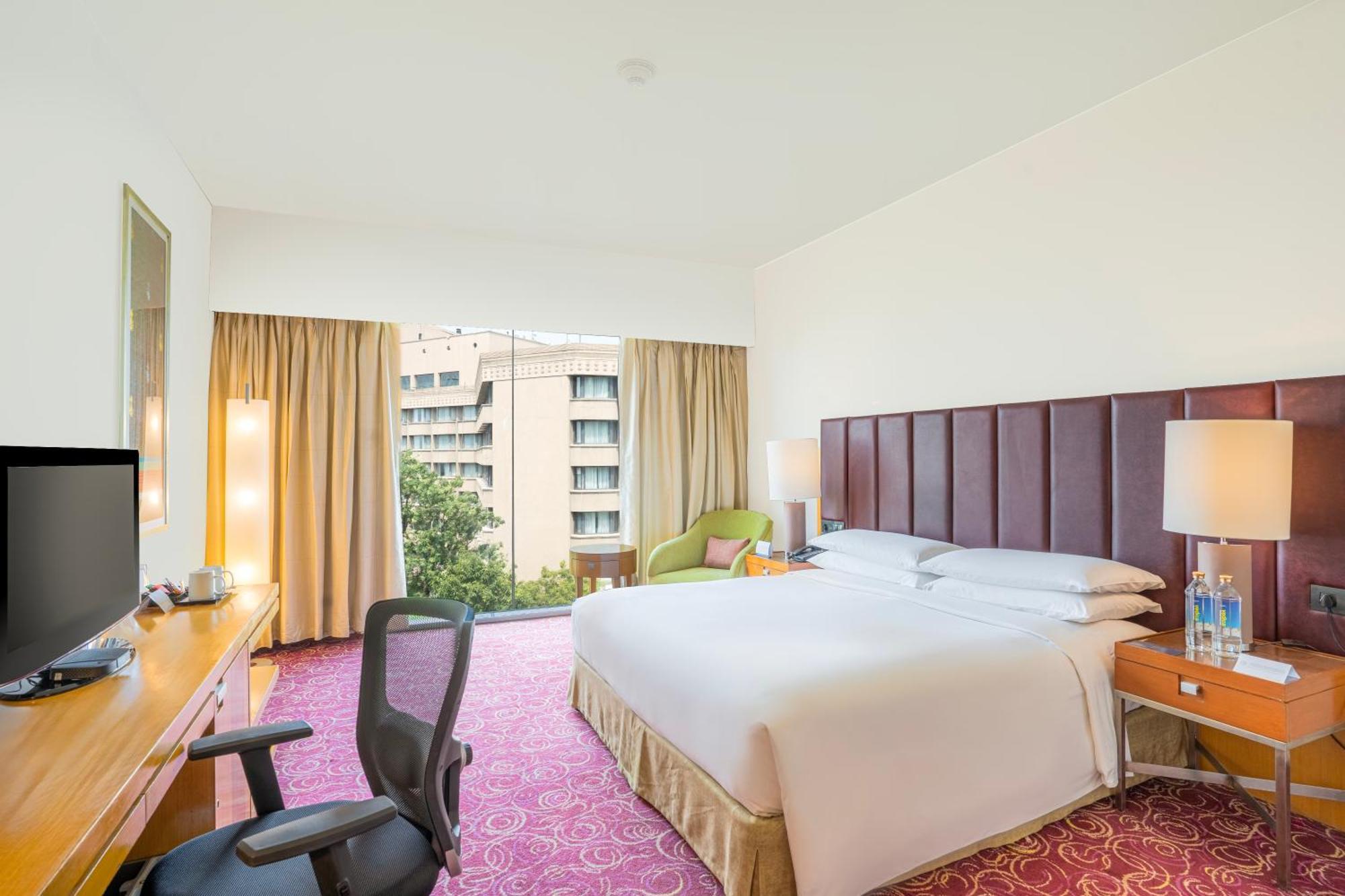 Courtyard By Marriott Hyderabad Hotel Bagian luar foto Deluxe Room