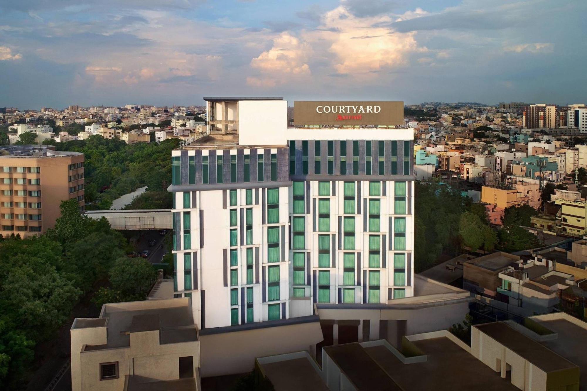 Courtyard By Marriott Hyderabad Hotel Bagian luar foto Courtyard by Marriott, Hyderabad