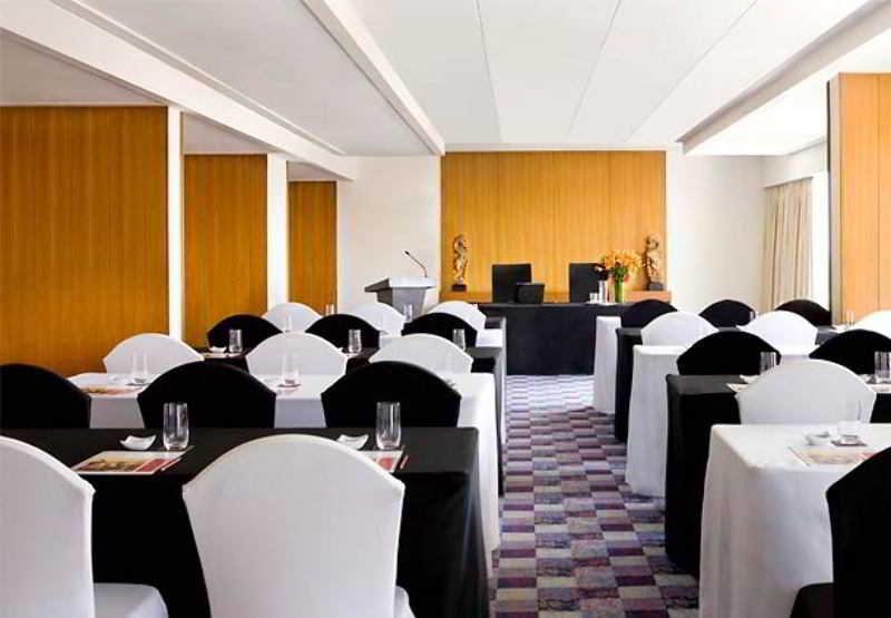 Courtyard By Marriott Hyderabad Hotel Bagian luar foto Meeting room
