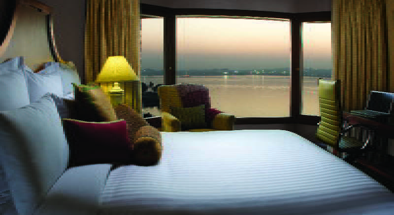 Courtyard By Marriott Hyderabad Hotel Bagian luar foto A room at the hotel