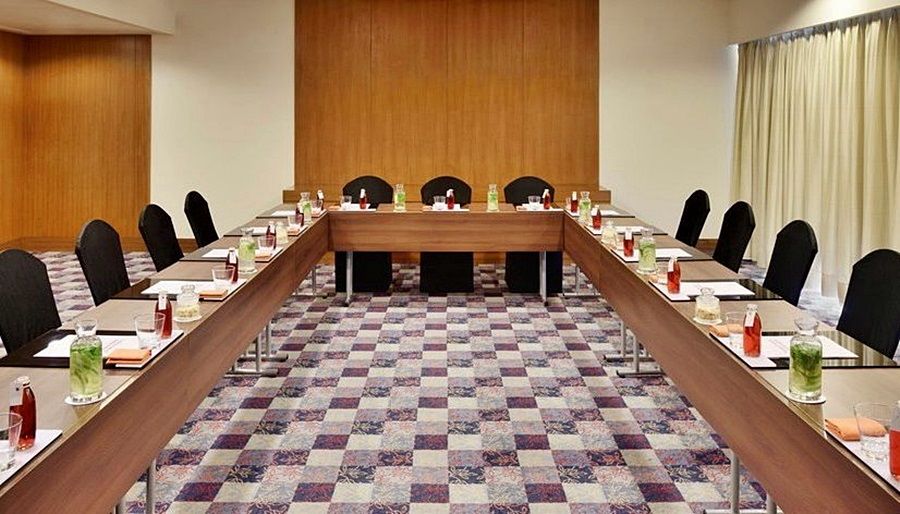 Courtyard By Marriott Hyderabad Hotel Bagian luar foto Meeting room