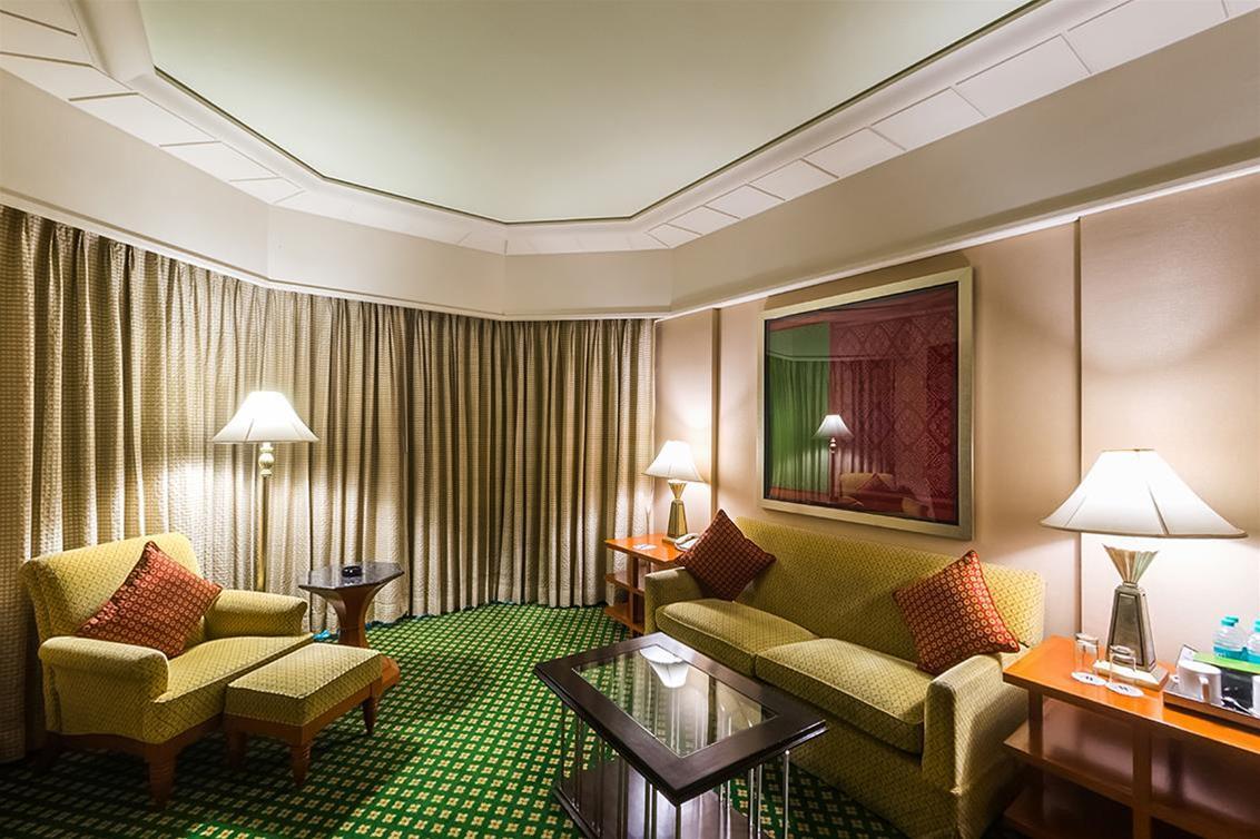 Courtyard By Marriott Hyderabad Hotel Bagian luar foto A suite at the hotel